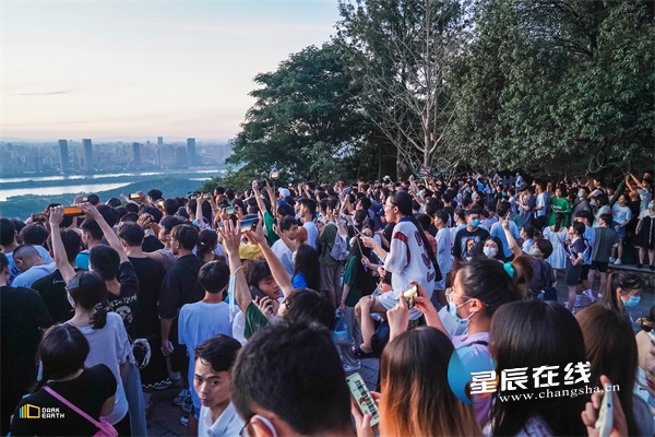 星城之夏⑨梁山:总要和你爱的人到岳麓山顶看一次日出吧!休闲区蓝鸢梦想 - Www.slyday.coM 星城之夏⑨梁山:总要和你爱的人到岳麓山顶看一次日出吧!休闲区蓝鸢梦想 - Www.slyday.coM