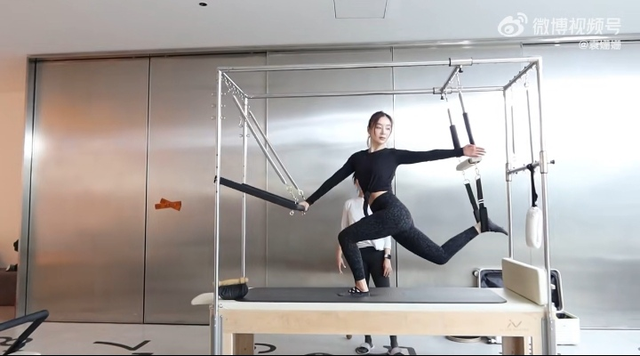 王濛教你健身操,刘畊宏说秋天更适合运动,全民健身日一起迈开腿休闲区蓝鸢梦想 - Www.slyday.coM 王濛教你健身操,刘畊宏说秋天更适合运动,全民健身日一起迈开腿休闲区蓝鸢梦想 - Www.slyday.coM