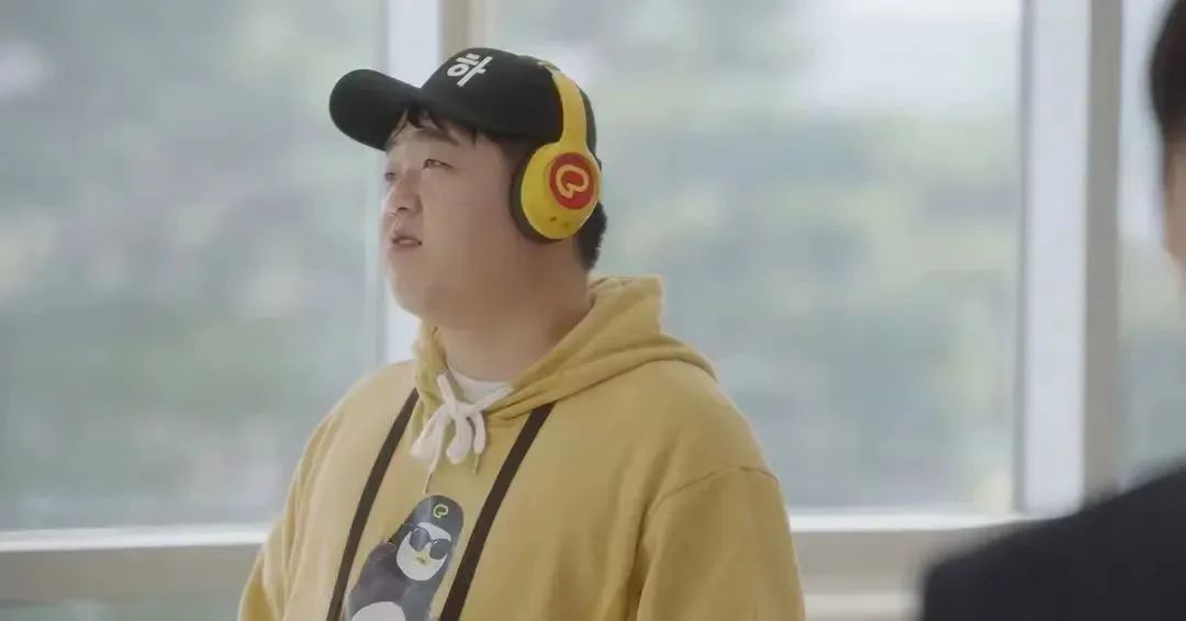 深圳肯德基1张偷拍照火上热搜:小情侣“秀恩爱”?背后的真相令人心疼……休闲区蓝鸢梦想 - Www.slyday.coM 深圳肯德基1张偷拍照火上热搜:小情侣“秀恩爱”?背后的真相令人心疼……休闲区蓝鸢梦想 - Www.slyday.coM