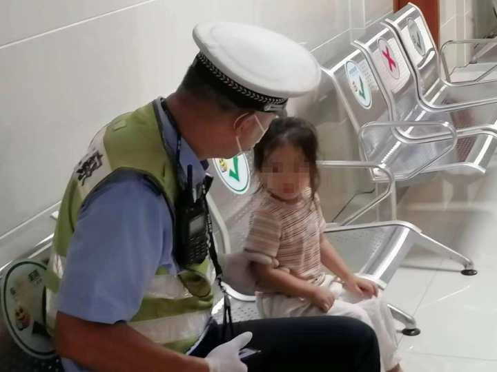 视频看着心惊肉跳,杭州一服务区内,小车撞水马后冲入绿化带翻车休闲区蓝鸢梦想 - Www.slyday.coM 视频看着心惊肉跳,杭州一服务区内,小车撞水马后冲入绿化带翻车休闲区蓝鸢梦想 - Www.slyday.coM