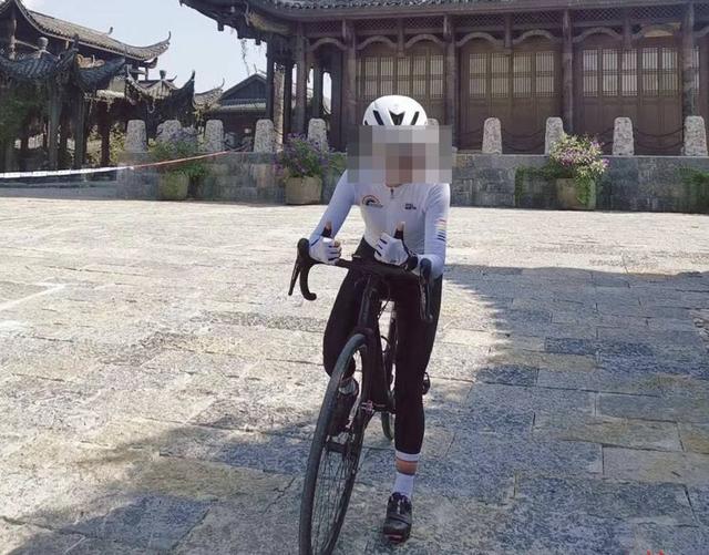 张家界坠亡女骑手丈夫讲述细节!生育3孩最小7岁,生前一语成谶休闲区蓝鸢梦想 - Www.slyday.coM 张家界坠亡女骑手丈夫讲述细节!生育3孩最小7岁,生前一语成谶休闲区蓝鸢梦想 - Www.slyday.coM