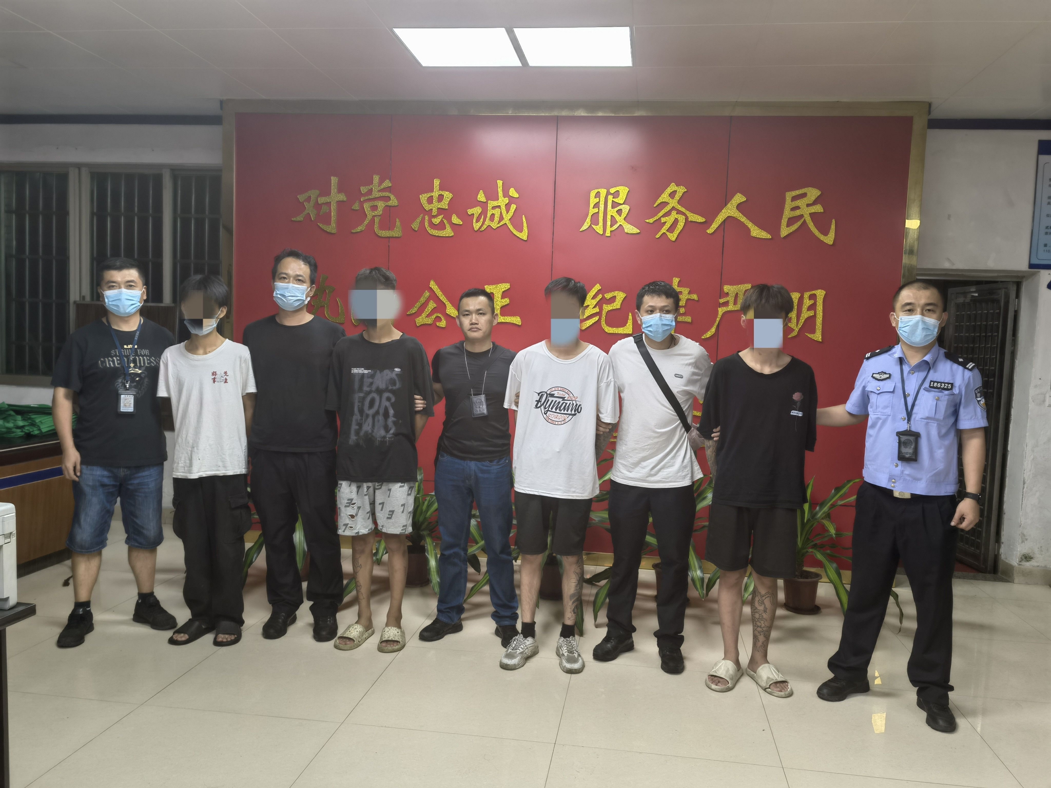 5名男子抢劫摩托车被刑拘 南海“百日行动”再添战果休闲区蓝鸢梦想 - Www.slyday.coM 5名男子抢劫摩托车被刑拘 南海“百日行动”再添战果休闲区蓝鸢梦想 - Www.slyday.coM