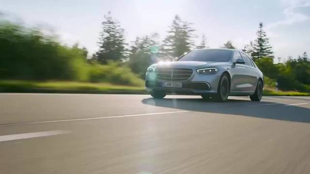 探访奔驰超级工厂，价格高达百万的奔驰S级……