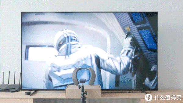 挂在脖子上的家庭影院是什么体验?索尼颈挂式音箱SRS休闲区蓝鸢梦想 - Www.slyday.coM 挂在脖子上的家庭影院是什么体验?索尼颈挂式音箱SRS休闲区蓝鸢梦想 - Www.slyday.coM