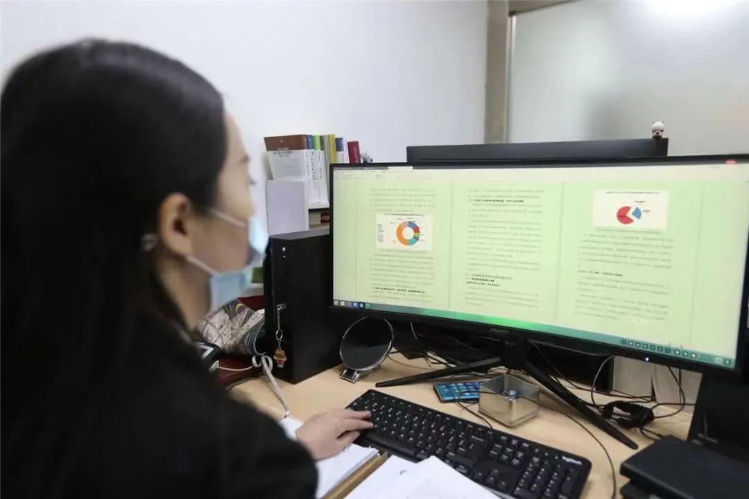 她说:手中每个案子都是当事人的人生休闲区蓝鸢梦想 - Www.slyday.coM 她说:手中每个案子都是当事人的人生休闲区蓝鸢梦想 - Www.slyday.coM