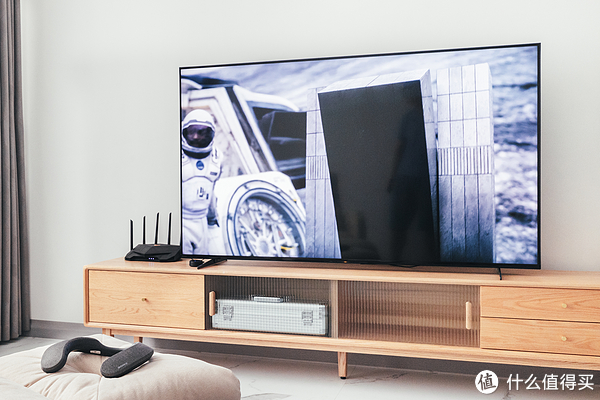 挂在脖子上的家庭影院是什么体验?索尼颈挂式音箱SRS休闲区蓝鸢梦想 - Www.slyday.coM 挂在脖子上的家庭影院是什么体验?索尼颈挂式音箱SRS休闲区蓝鸢梦想 - Www.slyday.coM