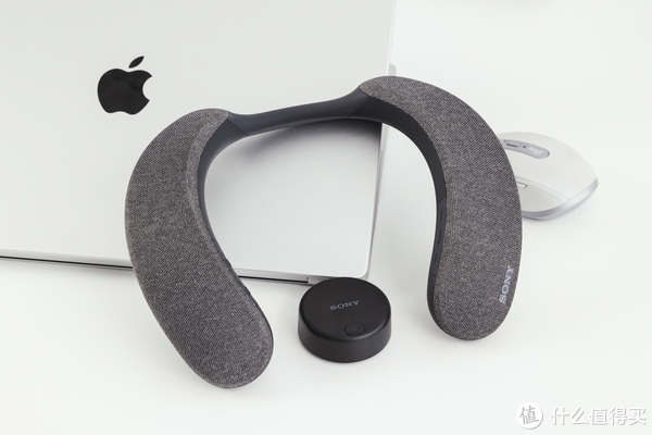 挂在脖子上的家庭影院是什么体验?索尼颈挂式音箱SRS休闲区蓝鸢梦想 - Www.slyday.coM 挂在脖子上的家庭影院是什么体验?索尼颈挂式音箱SRS休闲区蓝鸢梦想 - Www.slyday.coM