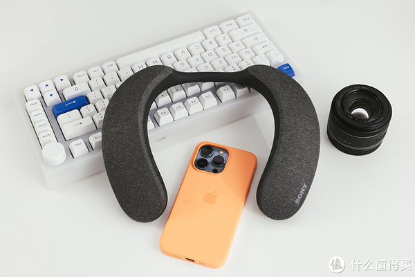 挂在脖子上的家庭影院是什么体验?索尼颈挂式音箱SRS休闲区蓝鸢梦想 - Www.slyday.coM 挂在脖子上的家庭影院是什么体验?索尼颈挂式音箱SRS休闲区蓝鸢梦想 - Www.slyday.coM