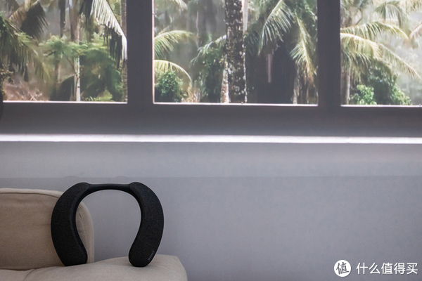 挂在脖子上的家庭影院是什么体验?索尼颈挂式音箱SRS休闲区蓝鸢梦想 - Www.slyday.coM 挂在脖子上的家庭影院是什么体验?索尼颈挂式音箱SRS休闲区蓝鸢梦想 - Www.slyday.coM