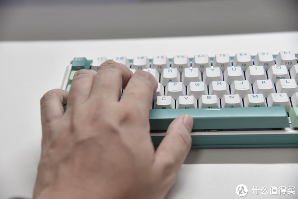 完全拆解,这就是你们想要的好看、极简机械键盘,看你还买不买休闲区蓝鸢梦想 - Www.slyday.coM 完全拆解,这就是你们想要的好看、极简机械键盘,看你还买不买休闲区蓝鸢梦想 - Www.slyday.coM