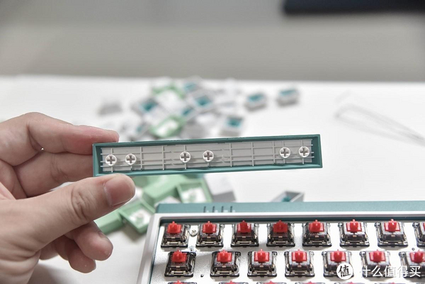 完全拆解,这就是你们想要的好看、极简机械键盘,看你还买不买休闲区蓝鸢梦想 - Www.slyday.coM 完全拆解,这就是你们想要的好看、极简机械键盘,看你还买不买休闲区蓝鸢梦想 - Www.slyday.coM