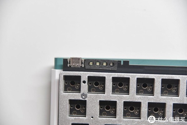 完全拆解,这就是你们想要的好看、极简机械键盘,看你还买不买休闲区蓝鸢梦想 - Www.slyday.coM 完全拆解,这就是你们想要的好看、极简机械键盘,看你还买不买休闲区蓝鸢梦想 - Www.slyday.coM