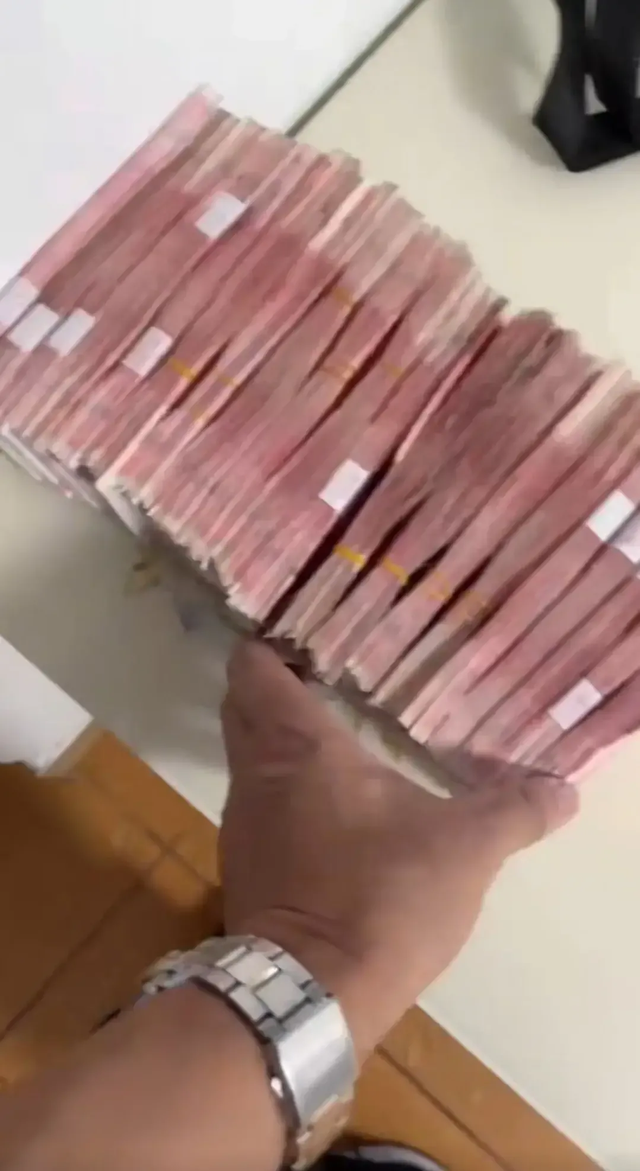 孙海洋将支付符建涛妈妈20万悬赏金 彭冬英会要这20万吗?休闲区蓝鸢梦想 - Www.slyday.coM 孙海洋将支付符建涛妈妈20万悬赏金 彭冬英会要这20万吗?休闲区蓝鸢梦想 - Www.slyday.coM