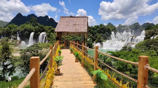 德天跨国瀑布景区疫后复苏奖励前三名送团旅行社30万元休闲区蓝鸢梦想 - Www.slyday.coM 德天跨国瀑布景区疫后复苏奖励前三名送团旅行社30万元休闲区蓝鸢梦想 - Www.slyday.coM