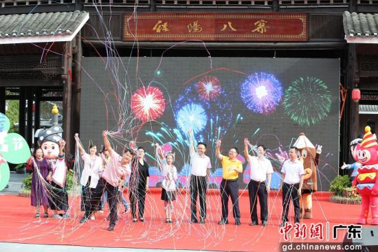 粤港澳大湾区百余青少赴桂参加2022中国乡村童话节休闲区蓝鸢梦想 - Www.slyday.coM 粤港澳大湾区百余青少赴桂参加2022中国乡村童话节休闲区蓝鸢梦想 - Www.slyday.coM