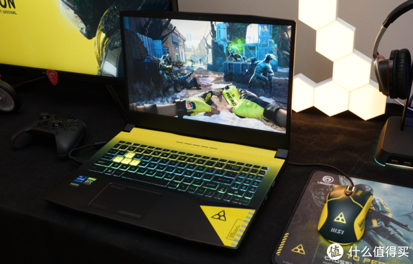 与REACT一起战斗:微星神枪手15 彩虹六号:异种联名款游戏笔记本73 与REACT一起战斗:微星神枪手15 彩虹六号:异种联名款游戏笔记本