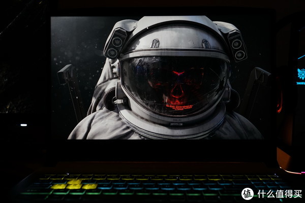 与REACT一起战斗:微星神枪手15 彩虹六号:异种联名款游戏笔记本10 与REACT一起战斗:微星神枪手15 彩虹六号:异种联名款游戏笔记本