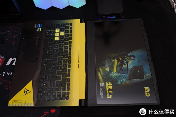 与REACT一起战斗:微星神枪手15 彩虹六号:异种联名款游戏笔记本15 与REACT一起战斗:微星神枪手15 彩虹六号:异种联名款游戏笔记本