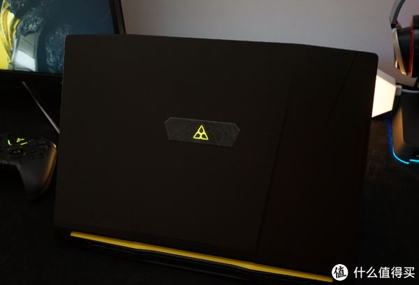 与REACT一起战斗:微星神枪手15 彩虹六号:异种联名款游戏笔记本5 与REACT一起战斗:微星神枪手15 彩虹六号:异种联名款游戏笔记本