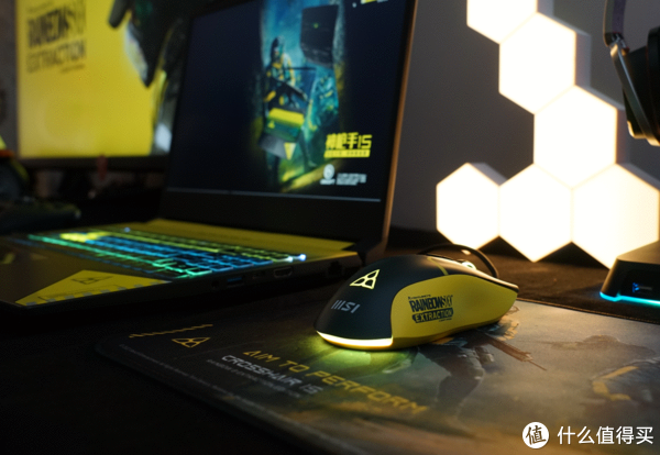 与REACT一起战斗:微星神枪手15 彩虹六号:异种联名款游戏笔记本28 与REACT一起战斗:微星神枪手15 彩虹六号:异种联名款游戏笔记本