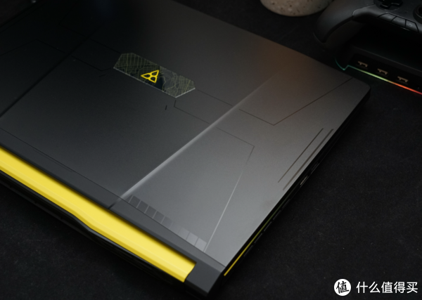 与REACT一起战斗:微星神枪手15 彩虹六号:异种联名款游戏笔记本6 与REACT一起战斗:微星神枪手15 彩虹六号:异种联名款游戏笔记本