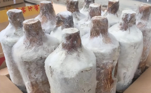 不管手头多紧,也别喝这几种酒,早就被酒友拉进给黑名单了休闲区蓝鸢梦想 - Www.slyday.coM 不管手头多紧,也别喝这几种酒,早就被酒友拉进给黑名单了休闲区蓝鸢梦想 - Www.slyday.coM