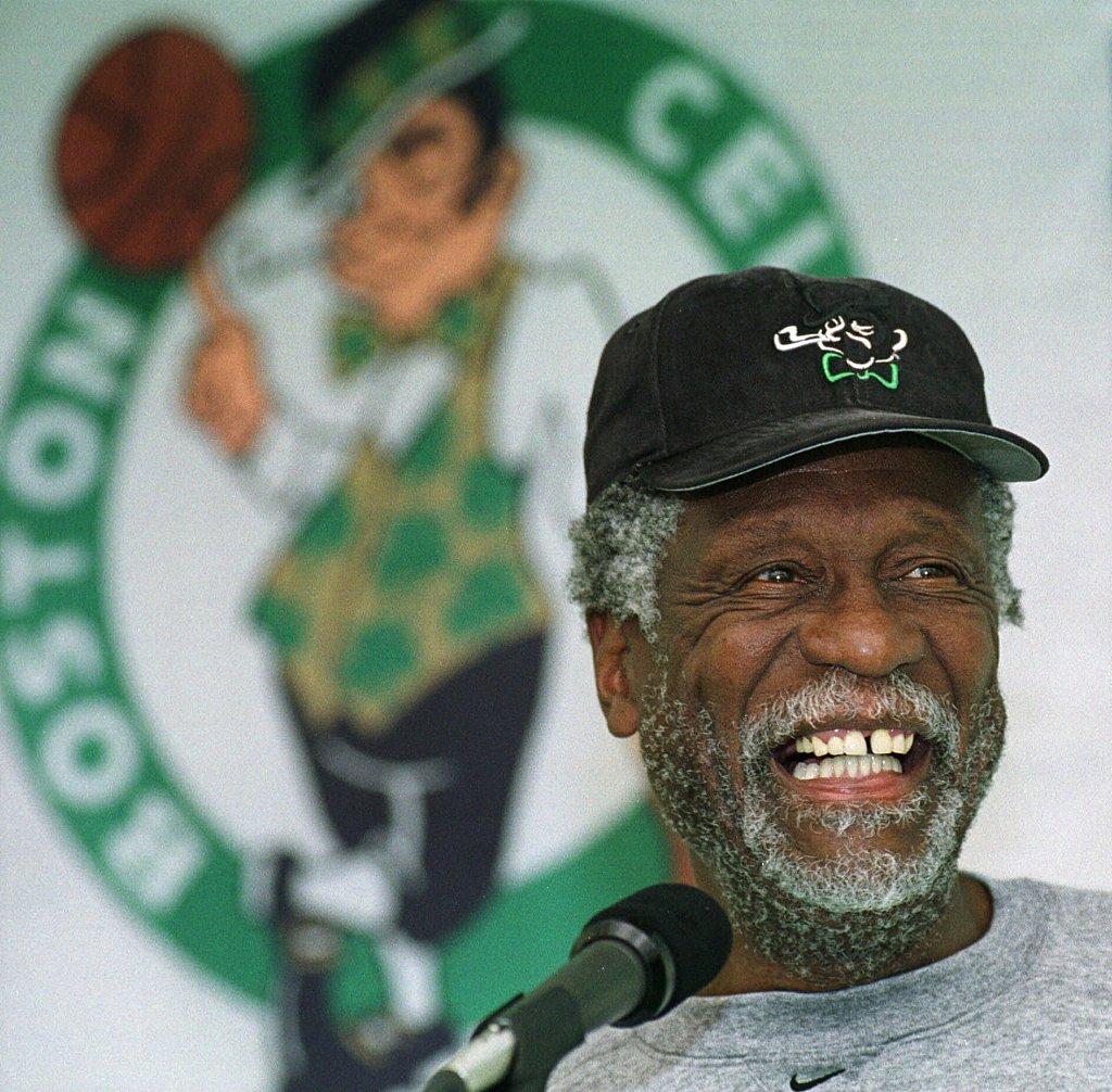 所有球队退役拉塞尔的6号球衣,这在NBA联盟是破天荒的事。 图/视觉中国