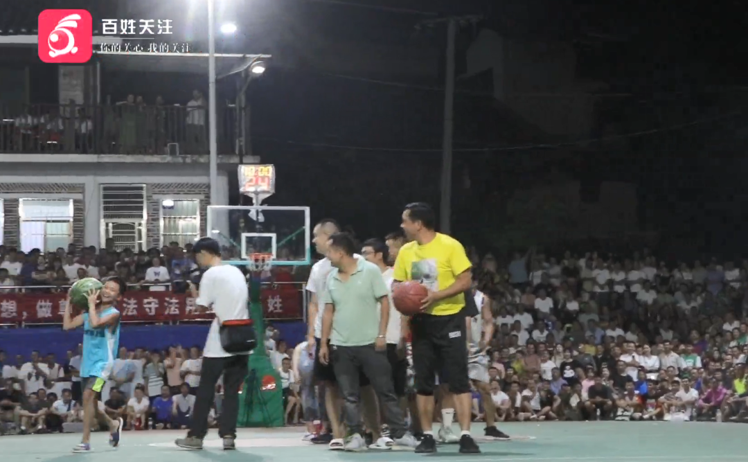 当最燃“村BA”遇上“最炫民族风”,这,就是贵州村民的幸福生活!休闲区蓝鸢梦想 - Www.slyday.coM 当最燃“村BA”遇上“最炫民族风”,这,就是贵州村民的幸福生活!休闲区蓝鸢梦想 - Www.slyday.coM