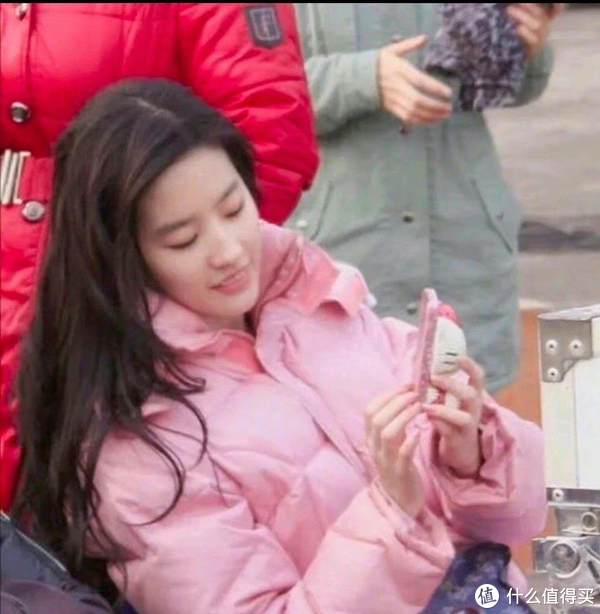 刘亦菲穿了10年的羽绒服,是什么牌子?休闲区蓝鸢梦想 - Www.slyday.coM 刘亦菲穿了10年的羽绒服,是什么牌子?休闲区蓝鸢梦想 - Www.slyday.coM