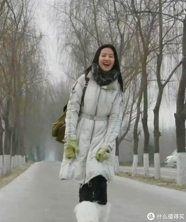 刘亦菲穿了10年的羽绒服,是什么牌子?休闲区蓝鸢梦想 - Www.slyday.coM 刘亦菲穿了10年的羽绒服,是什么牌子?休闲区蓝鸢梦想 - Www.slyday.coM