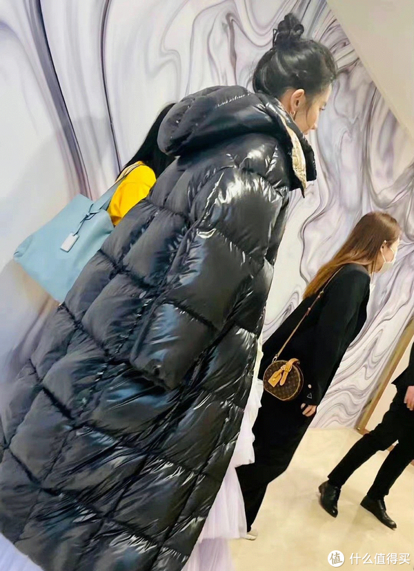 刘亦菲穿了10年的羽绒服,是什么牌子?休闲区蓝鸢梦想 - Www.slyday.coM 刘亦菲穿了10年的羽绒服,是什么牌子?休闲区蓝鸢梦想 - Www.slyday.coM