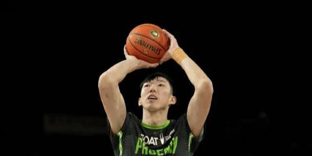 澳洲媒体报道很多CBA球员对合同不满，郭艾伦赵睿周琦还有谁？