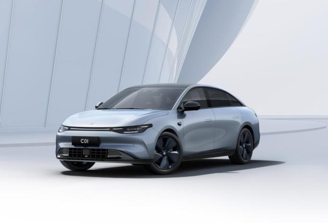 深蓝SL03/零跑C01/海豹/小鹏P5,国产最好的中级车会是谁?