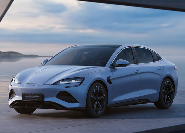 深蓝SL03/零跑C01/海豹/小鹏P5,国产最好的中级车会是谁?