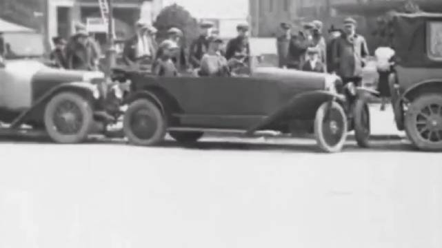 1921年巴黎车展首秀原地转向技术……