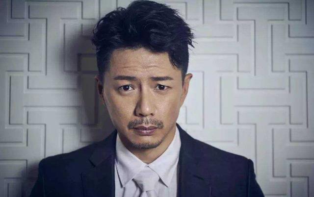 迪丽热巴与段奕宏合拍封面,平平无奇很敷衍,被嘲照片像拼接休闲区蓝鸢梦想 - Www.slyday.coM 迪丽热巴与段奕宏合拍封面,平平无奇很敷衍,被嘲照片像拼接休闲区蓝鸢梦想 - Www.slyday.coM