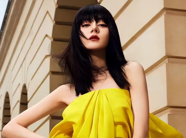 迪丽热巴与段奕宏合拍封面,平平无奇很敷衍,被嘲照片像拼接休闲区蓝鸢梦想 - Www.slyday.coM 迪丽热巴与段奕宏合拍封面,平平无奇很敷衍,被嘲照片像拼接休闲区蓝鸢梦想 - Www.slyday.coM