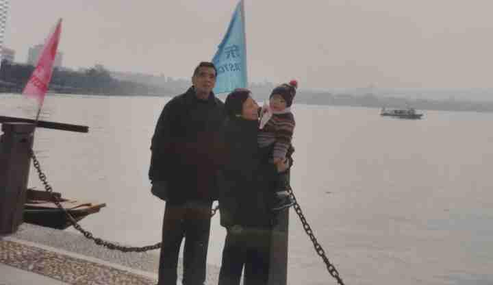 爱没有那么深奥,相依相伴到老就是最大幸福,大家的亲情故事,小时新闻都收到了休闲区蓝鸢梦想 - Www.slyday.coM 爱没有那么深奥,相依相伴到老就是最大幸福,大家的亲情故事,小时新闻都收到了休闲区蓝鸢梦想 - Www.slyday.coM