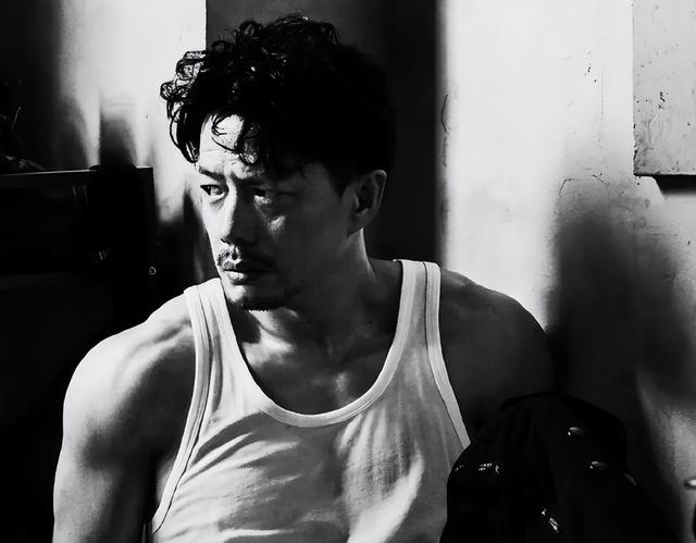 迪丽热巴与段奕宏合拍封面,平平无奇很敷衍,被嘲照片像拼接休闲区蓝鸢梦想 - Www.slyday.coM 迪丽热巴与段奕宏合拍封面,平平无奇很敷衍,被嘲照片像拼接休闲区蓝鸢梦想 - Www.slyday.coM