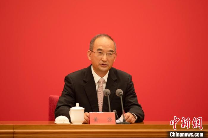 (中国这十年)打赢脱贫攻坚四川战役 四川省省长讲述三河村新变休闲区蓝鸢梦想 - Www.slyday.coM (中国这十年)打赢脱贫攻坚四川战役 四川省省长讲述三河村新变休闲区蓝鸢梦想 - Www.slyday.coM