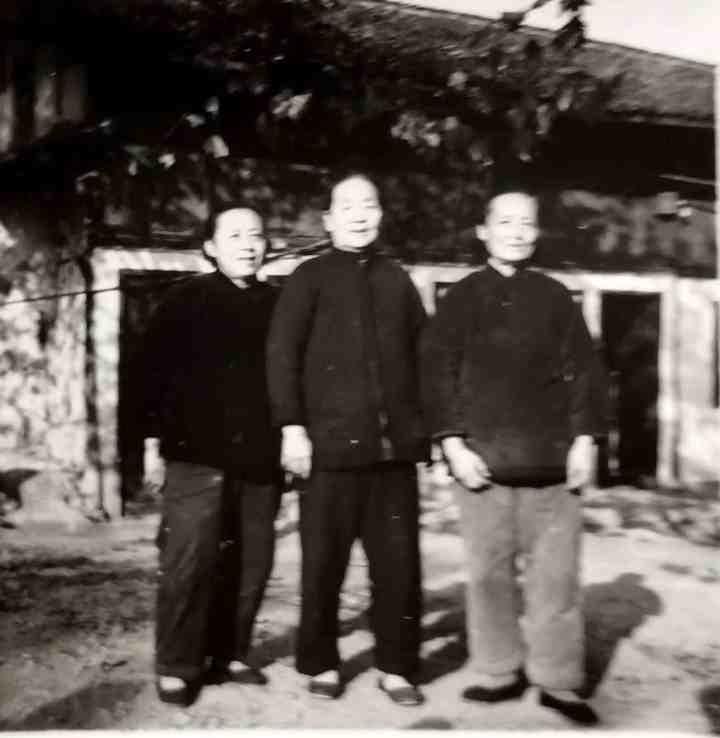 爱没有那么深奥,相依相伴到老就是最大幸福,大家的亲情故事,小时新闻都收到了休闲区蓝鸢梦想 - Www.slyday.coM 爱没有那么深奥,相依相伴到老就是最大幸福,大家的亲情故事,小时新闻都收到了休闲区蓝鸢梦想 - Www.slyday.coM