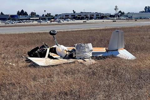 美媒:美国两架飞机在机场上空相撞,致“多人伤亡”休闲区蓝鸢梦想 - Www.slyday.coM 美媒:美国两架飞机在机场上空相撞,致“多人伤亡”休闲区蓝鸢梦想 - Www.slyday.coM