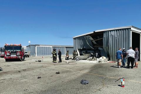 美媒:美国两架飞机在机场上空相撞,致“多人伤亡”休闲区蓝鸢梦想 - Www.slyday.coM 美媒:美国两架飞机在机场上空相撞,致“多人伤亡”休闲区蓝鸢梦想 - Www.slyday.coM