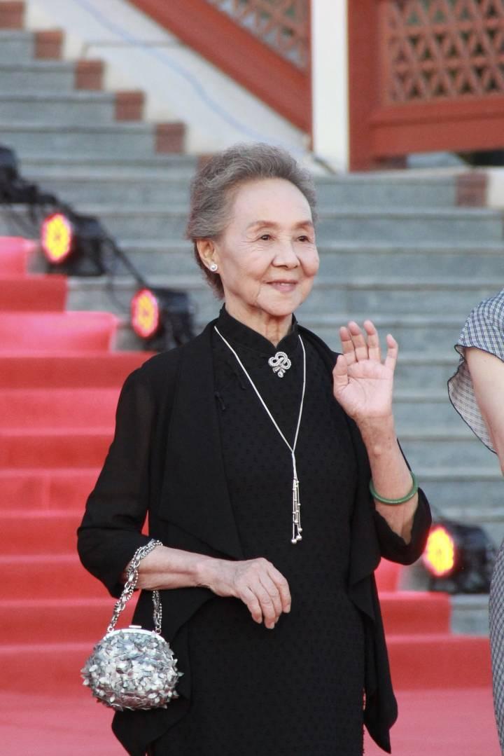 这位老奶奶太赞了84岁吴彦姝凭浙产电影妈妈拿下北影节最佳女主角
