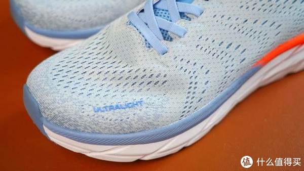 让双脚舒适度夏,咕咚F1健跑鞋带来更清爽的运动体验休闲区蓝鸢梦想 - Www.slyday.coM 让双脚舒适度夏,咕咚F1健跑鞋带来更清爽的运动体验休闲区蓝鸢梦想 - Www.slyday.coM