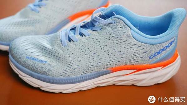 让双脚舒适度夏,咕咚F1健跑鞋带来更清爽的运动体验休闲区蓝鸢梦想 - Www.slyday.coM 让双脚舒适度夏,咕咚F1健跑鞋带来更清爽的运动体验休闲区蓝鸢梦想 - Www.slyday.coM