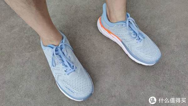 让双脚舒适度夏,咕咚F1健跑鞋带来更清爽的运动体验休闲区蓝鸢梦想 - Www.slyday.coM 让双脚舒适度夏,咕咚F1健跑鞋带来更清爽的运动体验休闲区蓝鸢梦想 - Www.slyday.coM