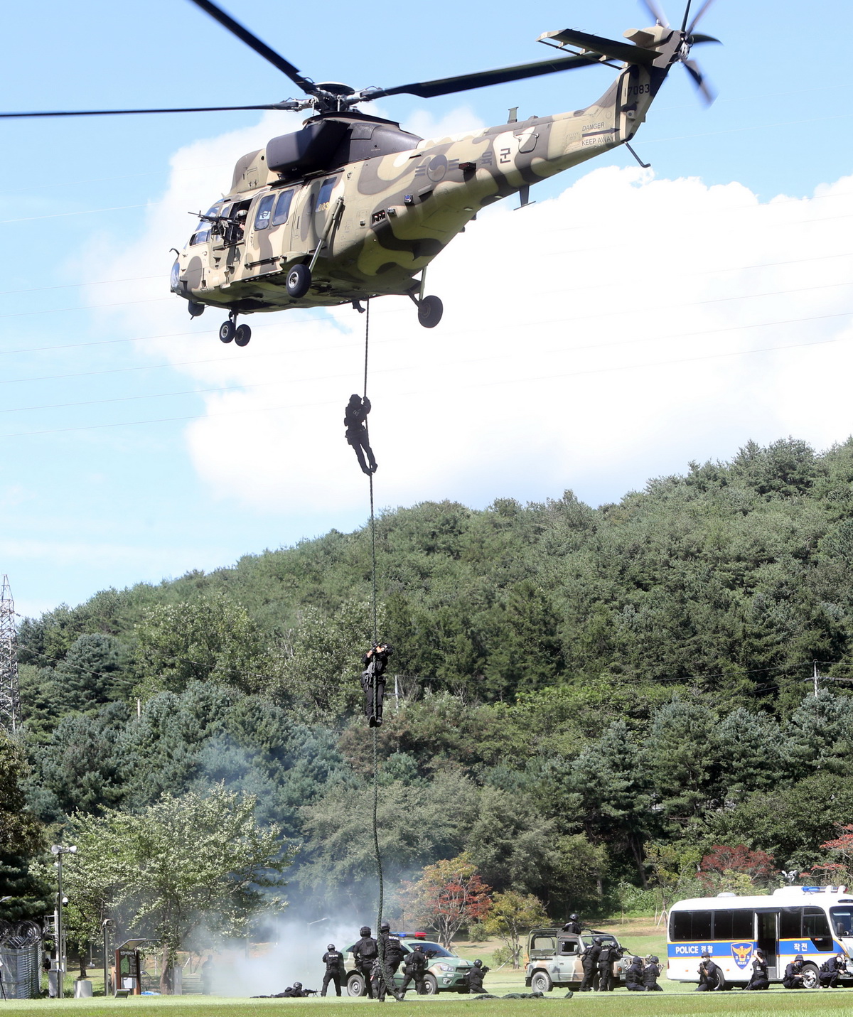 多图直击韩美军演|史无前例!超48万韩国人参与民防演习休闲区蓝鸢梦想 - Www.slyday.coM 多图直击韩美军演|史无前例!超48万韩国人参与民防演习休闲区蓝鸢梦想 - Www.slyday.coM