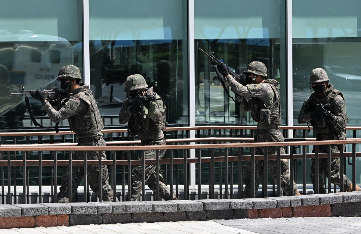 多图直击韩美军演|史无前例!超48万韩国人参与民防演习休闲区蓝鸢梦想 - Www.slyday.coM 多图直击韩美军演|史无前例!超48万韩国人参与民防演习休闲区蓝鸢梦想 - Www.slyday.coM