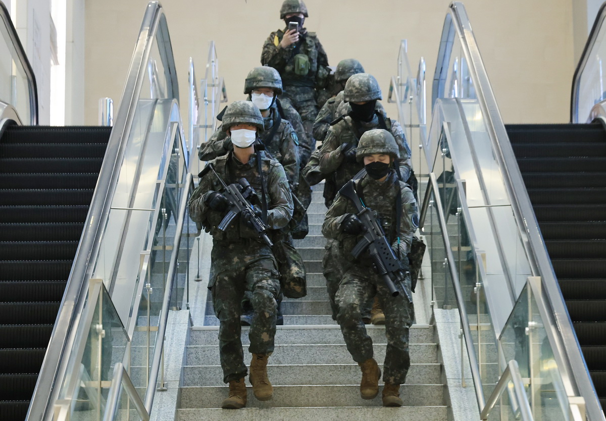 多图直击韩美军演|史无前例!超48万韩国人参与民防演习休闲区蓝鸢梦想 - Www.slyday.coM 多图直击韩美军演|史无前例!超48万韩国人参与民防演习休闲区蓝鸢梦想 - Www.slyday.coM